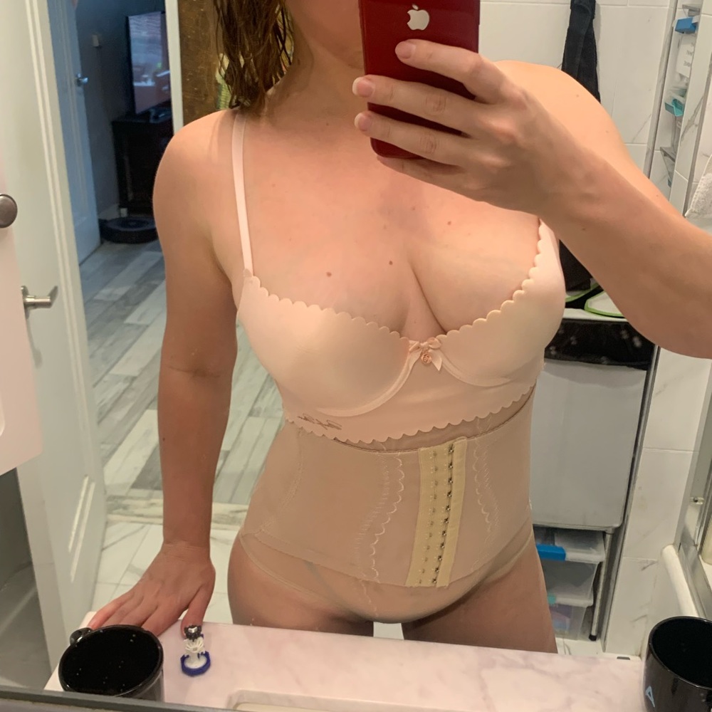 Vintage Nylon Satin Bra Nylon Scallop Edge Beige Body armor